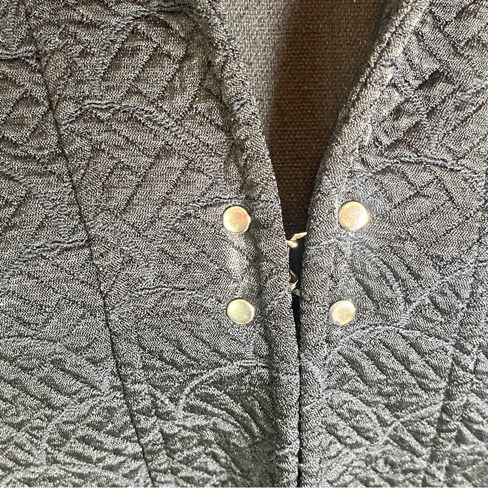 Chico’s Black Satin Scallop Puffer Jacket L Chic Quilted Coat - Picture 7 of 8
